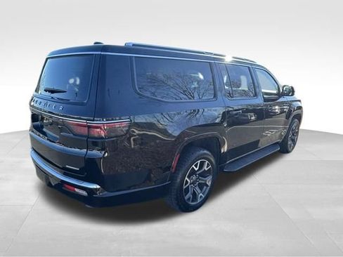 Used 2024 Jeep Wagoneer L Series III w/ Flexible Seating Group image 7