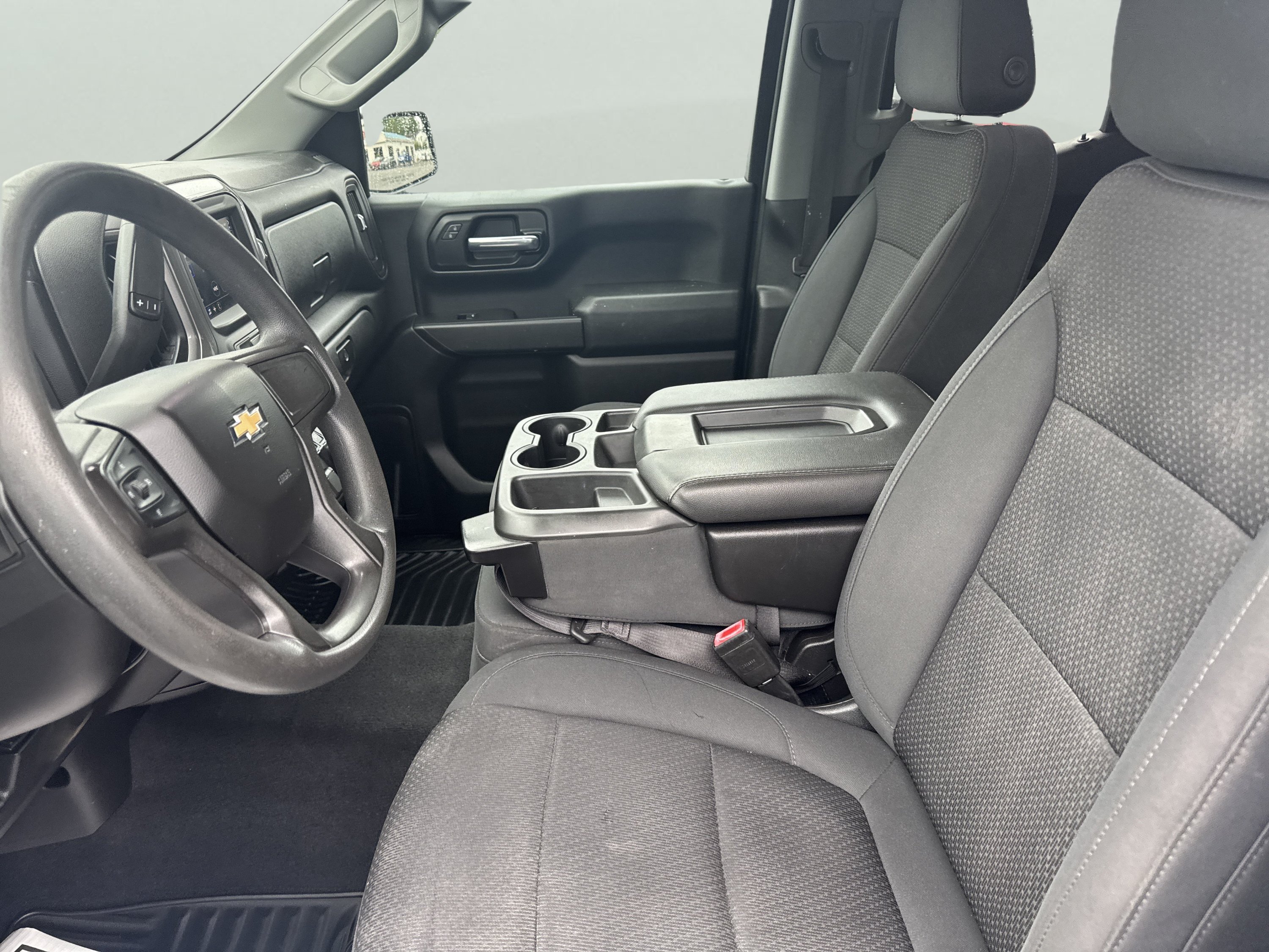 Used 2020 Chevrolet Silverado 1500 Custom w/ Custom Value Package AWD/4WD image 11