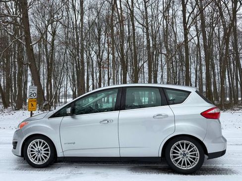 Used 2013 Ford C-MAX SEL image 2