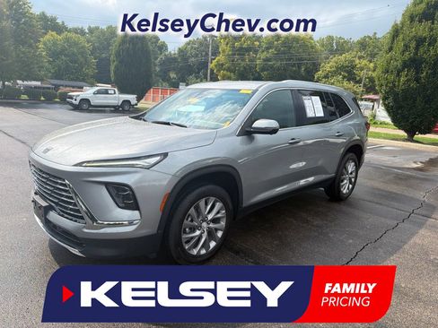 Certified 2025 Buick Enclave Preferred FWD image 1