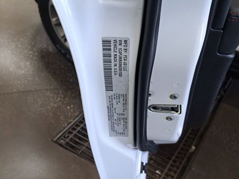 Certified 2022 Jeep Cherokee Trailhawk w/ Comfort/Convenience Group AWD/4WD image 36