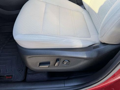 Used 2017 Kia Sorento LX w/ LX Convenience Package image 18