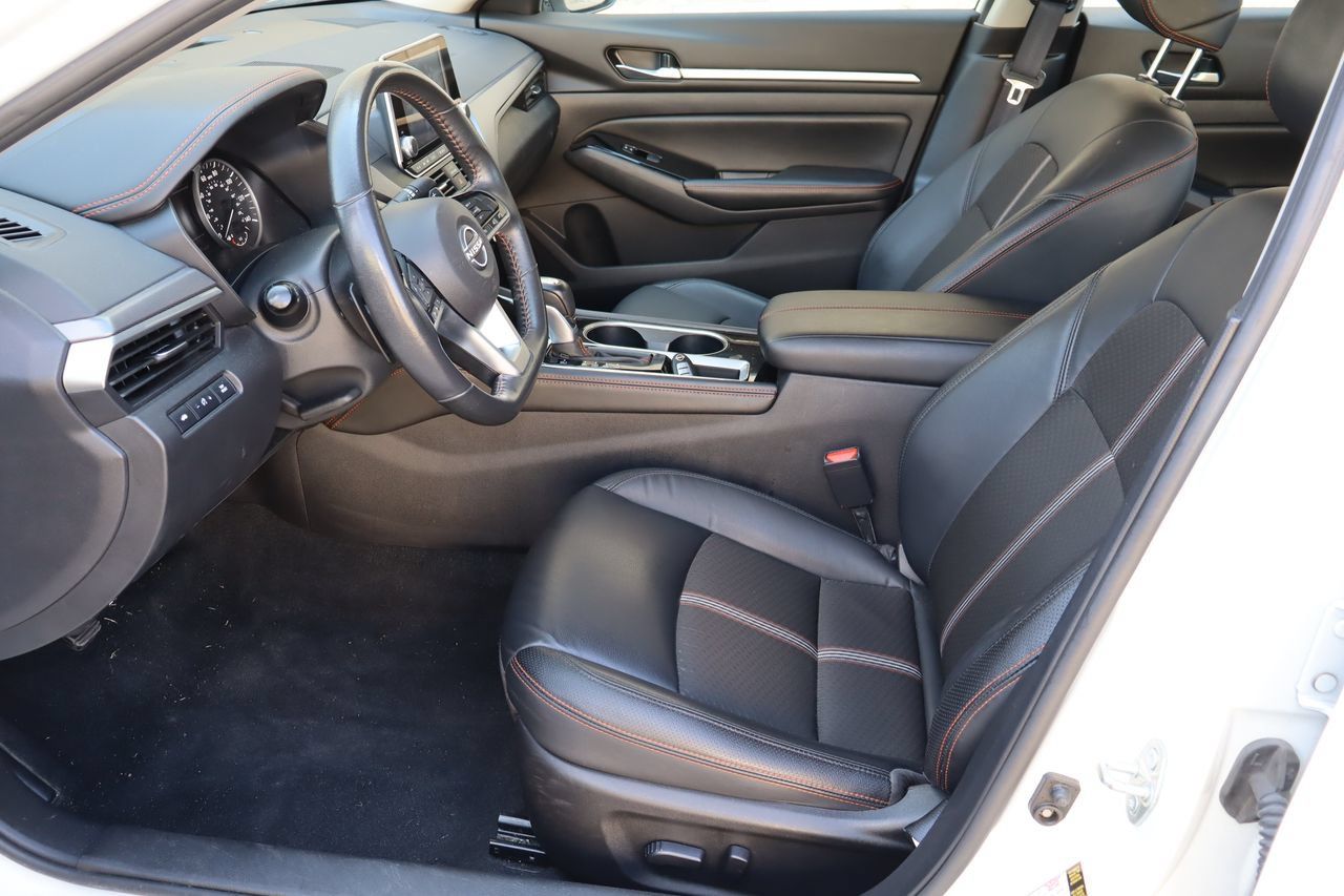 Used 2024 Nissan Altima 2.5 SR FWD image 15