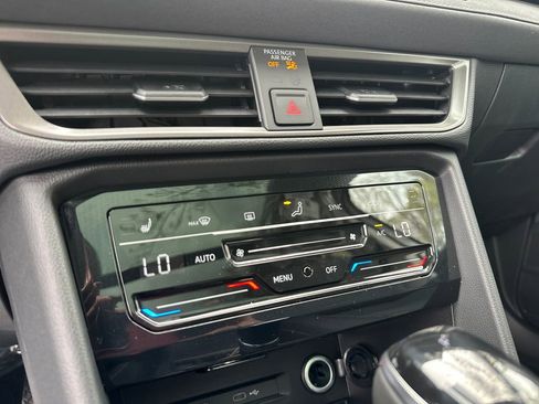 New 2026 Volkswagen Taos SE AWD/4WD image 11