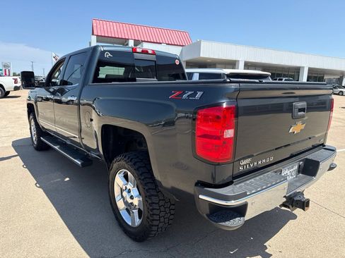Used 2018 Chevrolet Silverado 2500 LTZ w/ Vortec Plus Package AWD/4WD image 11