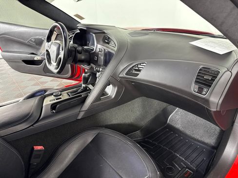 Used 2019 Chevrolet Corvette Stingray Coupe RWD image 28