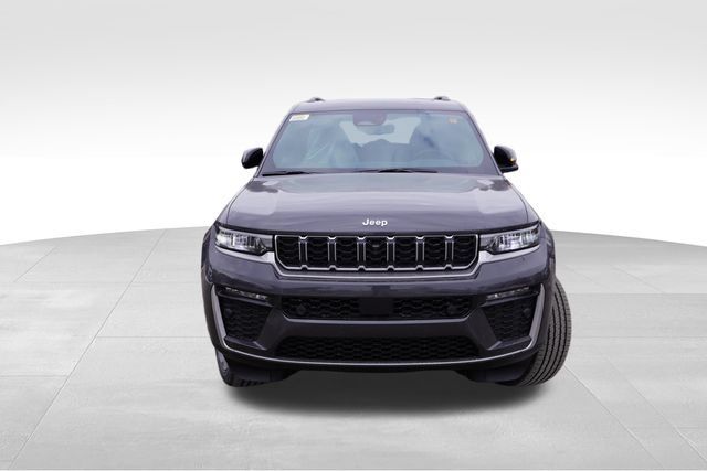 New 2026 Jeep Grand Cherokee Limited w/ Luxury Tech Group II AWD/4WD image 8