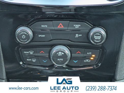 Used 2017 Chrysler 300 S RWD image 16