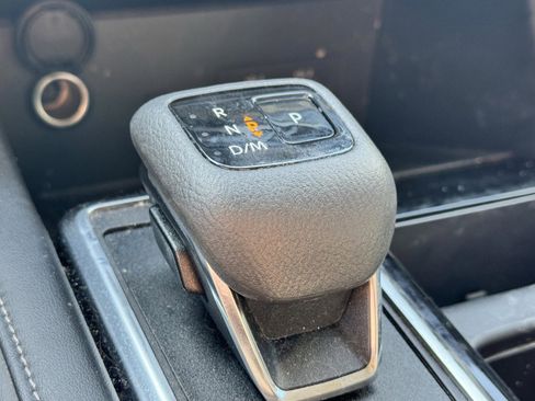 Used 2023 Nissan Pathfinder SL AWD/4WD image 18