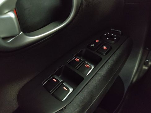 Used 2019 Kia Soul + FWD image 27