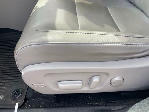 Used 2018 Toyota Highlander XLE image 7