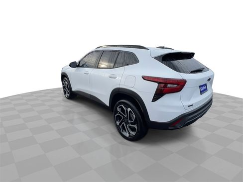 Certified 2025 Chevrolet Trax RS w/ Driver Confidence Package image 6