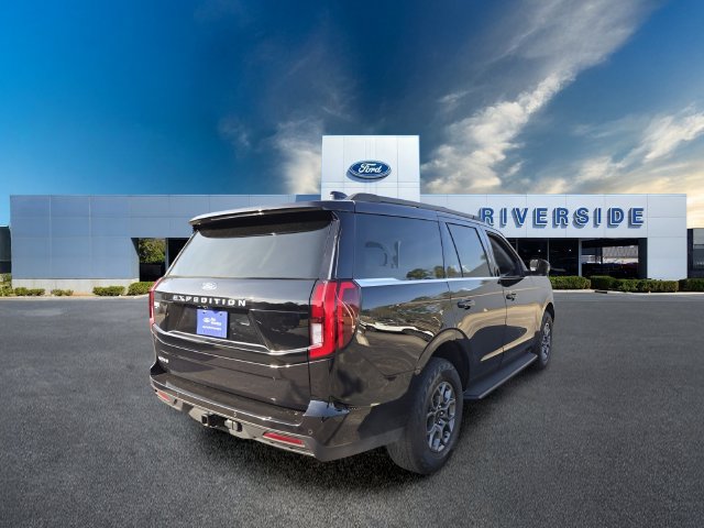Certified 2025 Ford Expedition Active RWD image 6