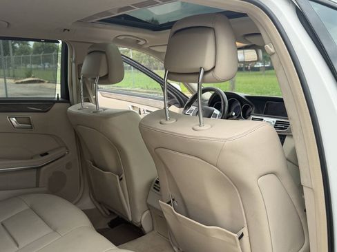Used 2014 Mercedes-Benz E 350 4MATIC Wagon image 19