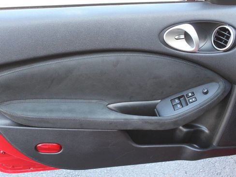 Used 2015 Nissan 370Z Touring image 13