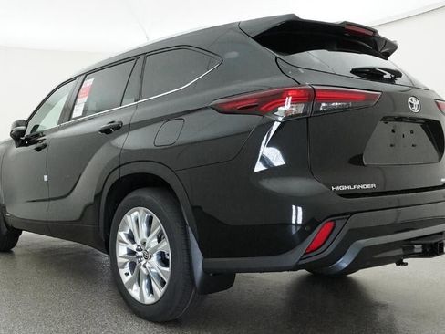New 2026 Toyota Highlander Limited AWD/4WD image 21