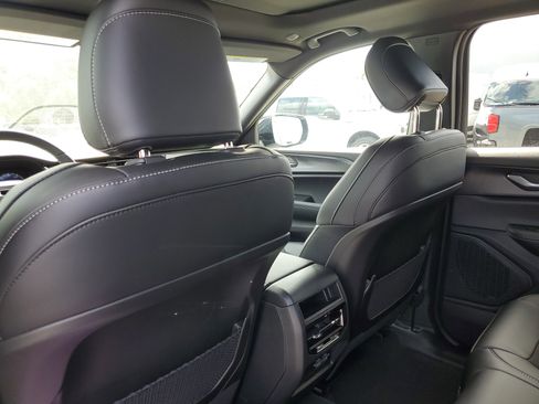 New 2025 Jeep Grand Cherokee Laredo image 7