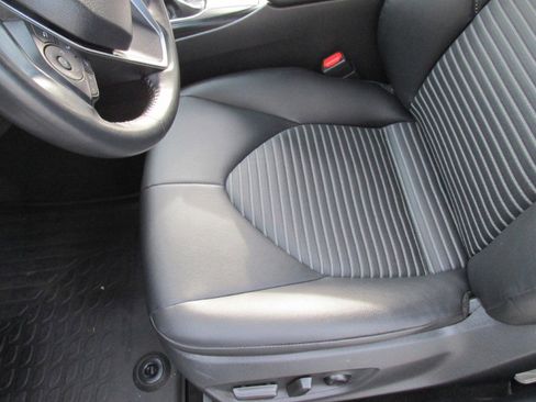 Used 2018 Toyota Camry SE image 53