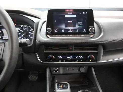 Used 2023 Nissan Rogue SV image 11