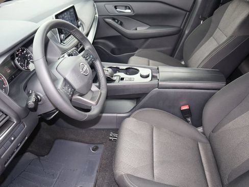 Certified 2025 Nissan Rogue SV AWD/4WD image 16