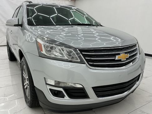 Used 2015 Chevrolet Traverse LT FWD image 3