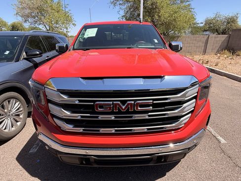 Used 2024 GMC Sierra 1500 SLE w/ Preferred Package RWD image 2