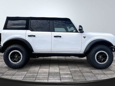 Used 2021 Ford Bronco Badlands image 16