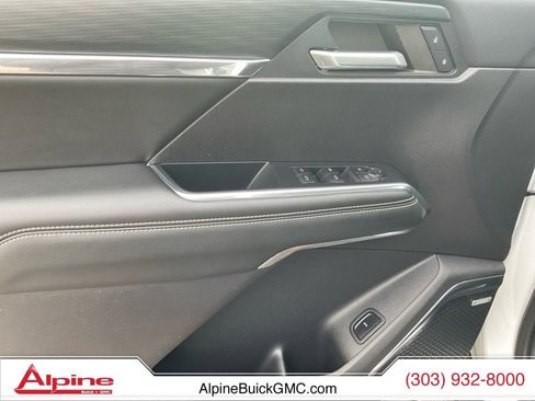 Used 2024 GMC Acadia Elevation image 16