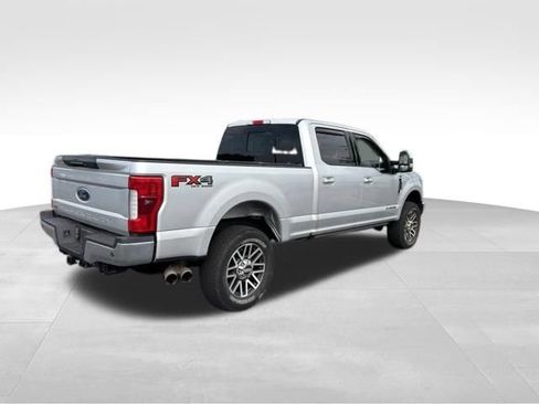 Used 2018 Ford F250 Lariat w/ Lariat Ultimate Package AWD/4WD image 11