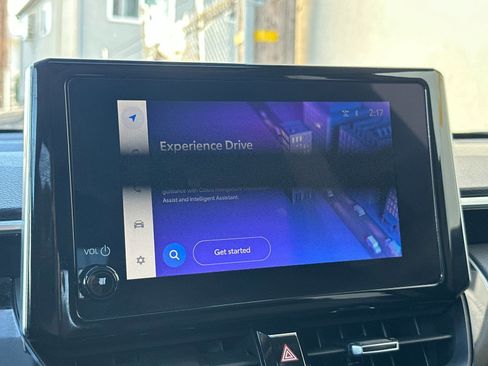 Used 2023 Toyota Corolla Cross XLE w/ Convenience Package AWD/4WD image 22