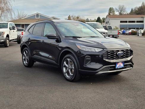 Used 2025 Ford Escape ST-Line image 3