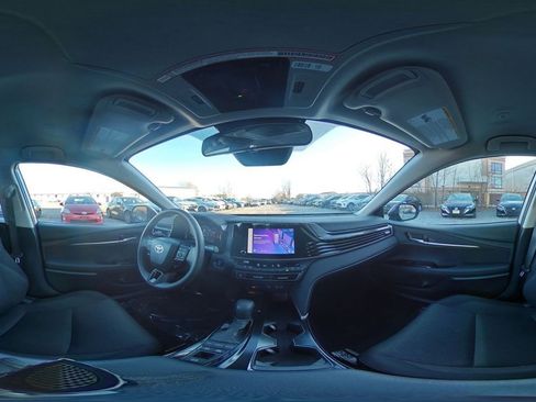 Used 2025 Toyota Camry LE image 41