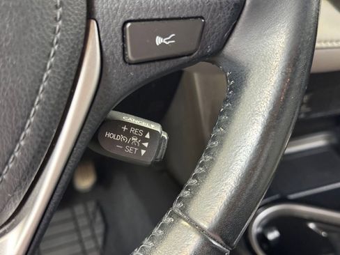 Used 2018 Toyota RAV4 Limited image 32