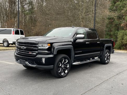 Used 2018 Chevrolet Silverado 1500 LTZ Z71 w/ LTZ Plus Package image 5