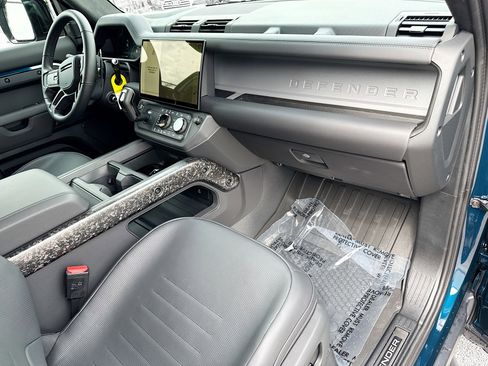 New 2026 Land Rover Defender 110 OCTA AWD/4WD image 13