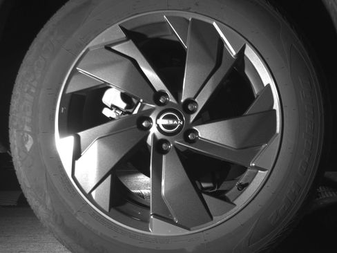 Used 2025 Nissan Rogue SV image 15