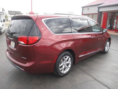 Used 2019 Chrysler Pacifica Limited FWD image 5