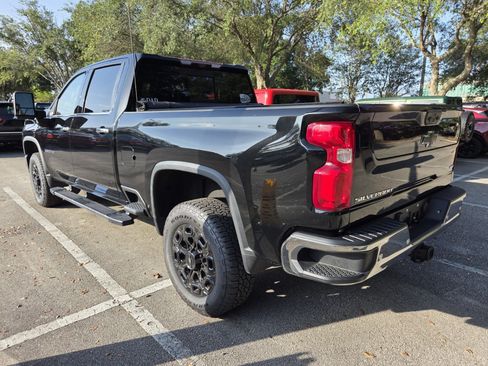 Used 2024 Chevrolet Silverado 2500 LTZ w/ LTZ Plus Package AWD/4WD image 3