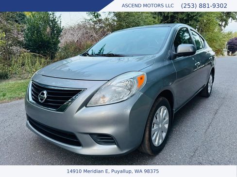 Used 2012 Nissan Versa SV w/ Convenience Pkg image 1