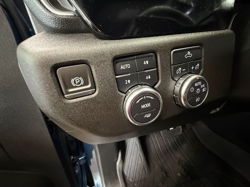 Used 2024 GMC Sierra 1500 Elevation w/ Preferred Package AWD/4WD image 23