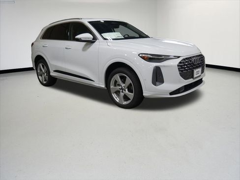 New 2025 Audi Q5 Premium Plus image 7