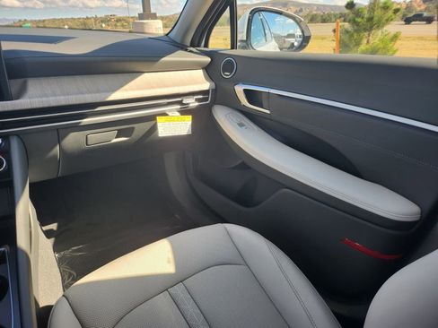 New 2025 Hyundai Sonata Limited image 25