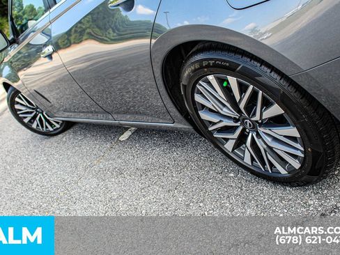 Used 2025 Nissan Altima 2.5 SV FWD image 15