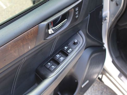 Used 2018 Subaru Outback 2.5i Limited image 22