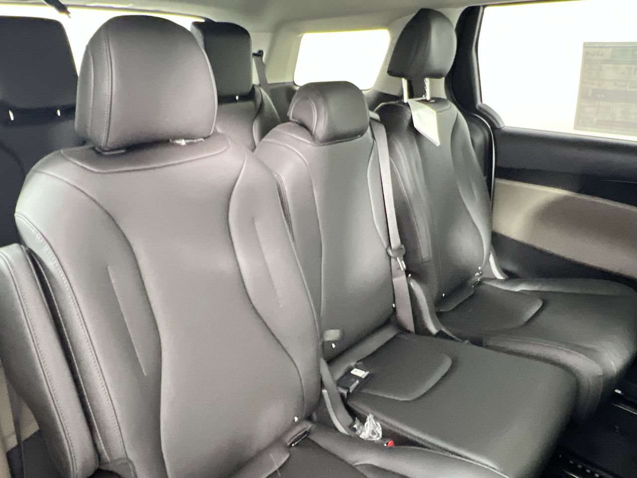 New 2026 Kia Carnival FWD image 30