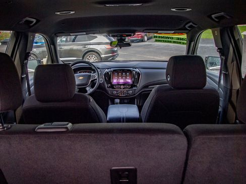 Used 2023 Chevrolet Traverse LT image 30