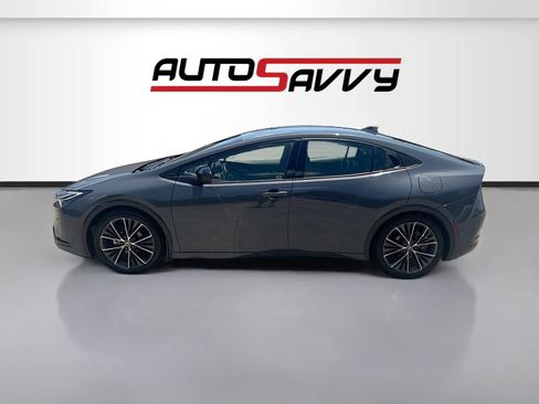 Used 2026 Toyota Prius XLE FWD image 4