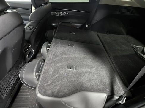 Used 2023 Genesis GV70 2.5T w/ Advanced Package image 40