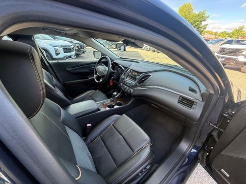 Used 2015 Chevrolet Impala LT FWD image 32
