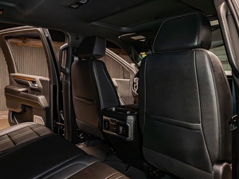 Used 2024 Chevrolet Silverado 2500 High Country w/ High Country Premium Package image 29